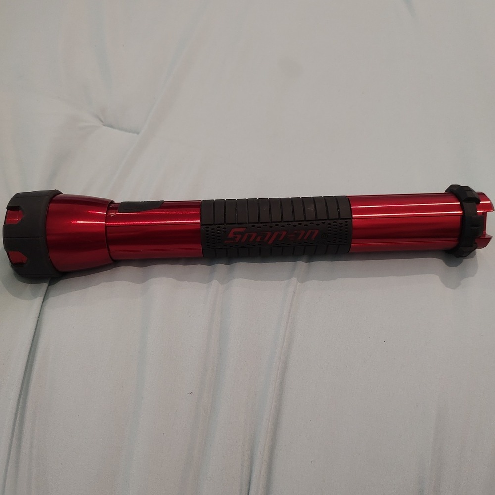 Snap-on Tools 2 D Cell Flashlight red anodized aluminum and rubber grips 13"